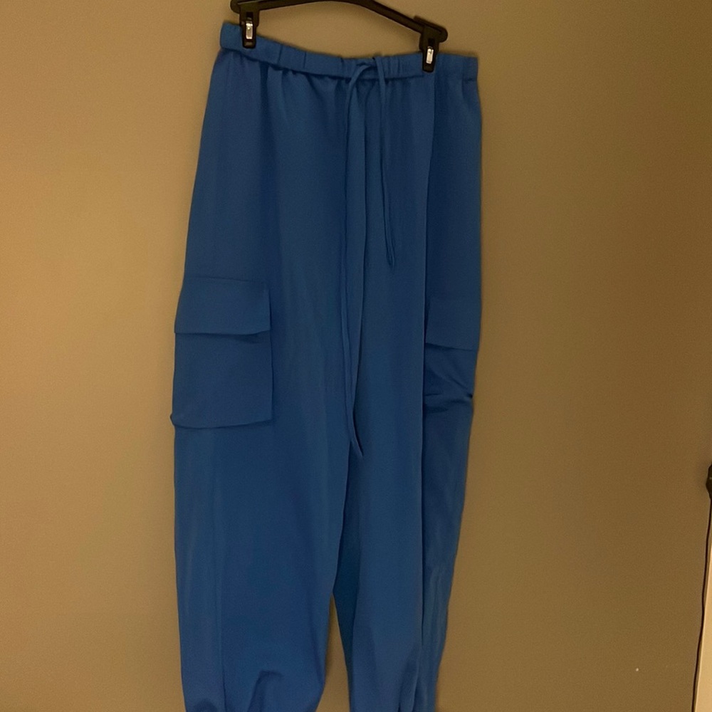 Blue cargo pants size medium